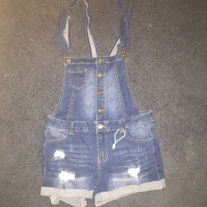 Urban outfitters, Overall jean shorts